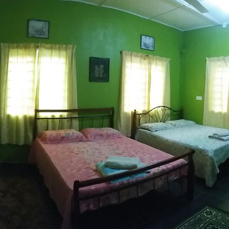 Dhia Irdina Homestay Paya Rewak Екстериор снимка