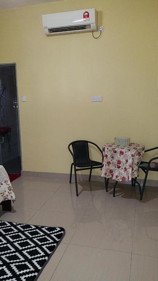 Dhia Irdina Homestay Paya Rewak Екстериор снимка